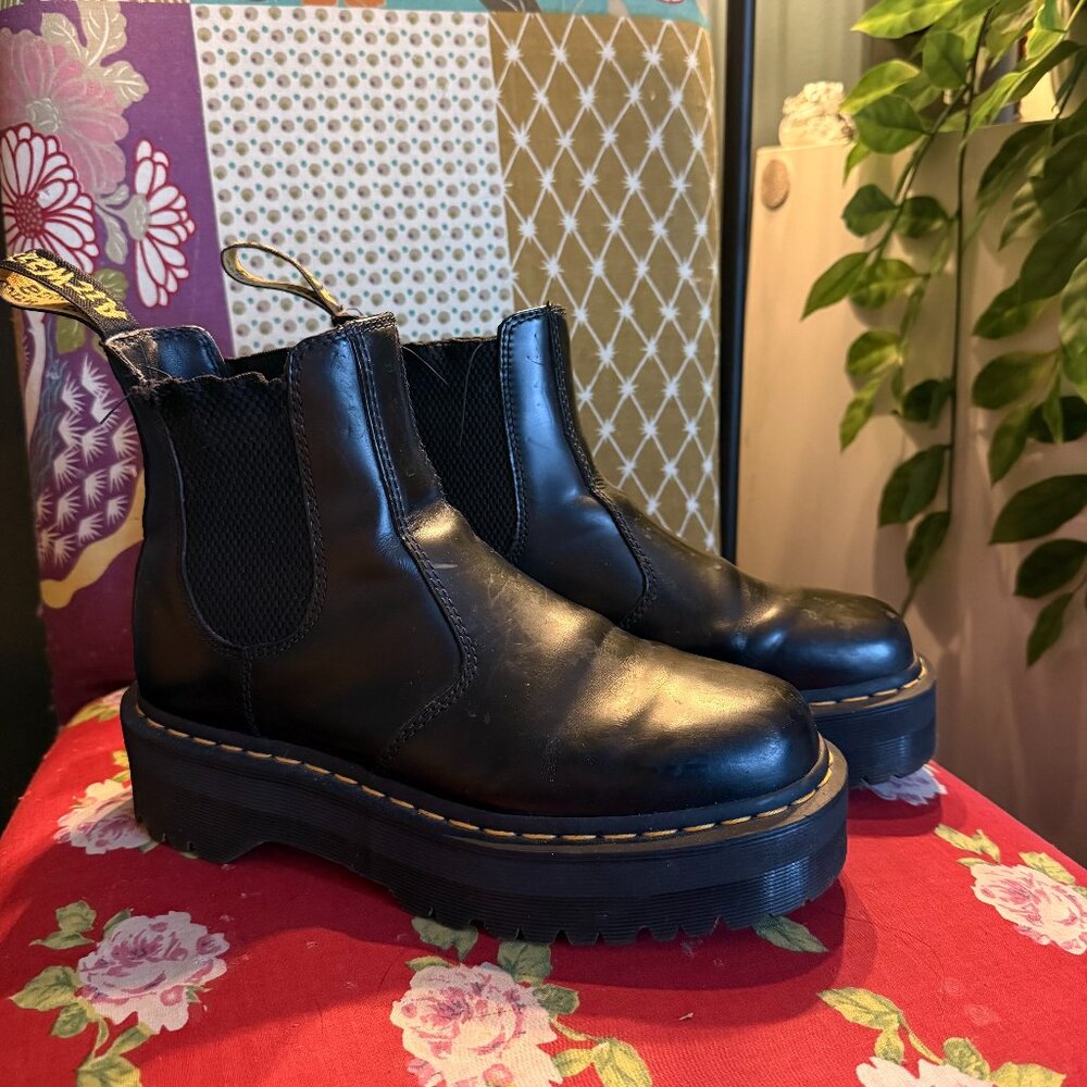 Dr. Martens 2976 Smooth Leather Platform Chelsea Boots
